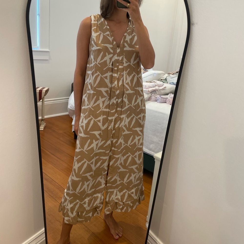Stylish Tan and White Sleeveless Dress